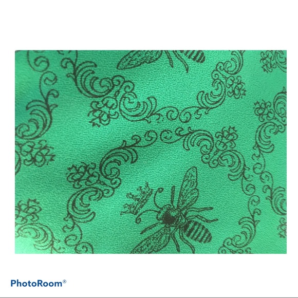 Green Blouse - Picture 2 of 3